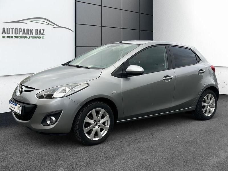 Grau Gebraucht 2014 Mazda 2 Center-Line Limousine | 8.999 € (Superpreis) - Bild 1/4