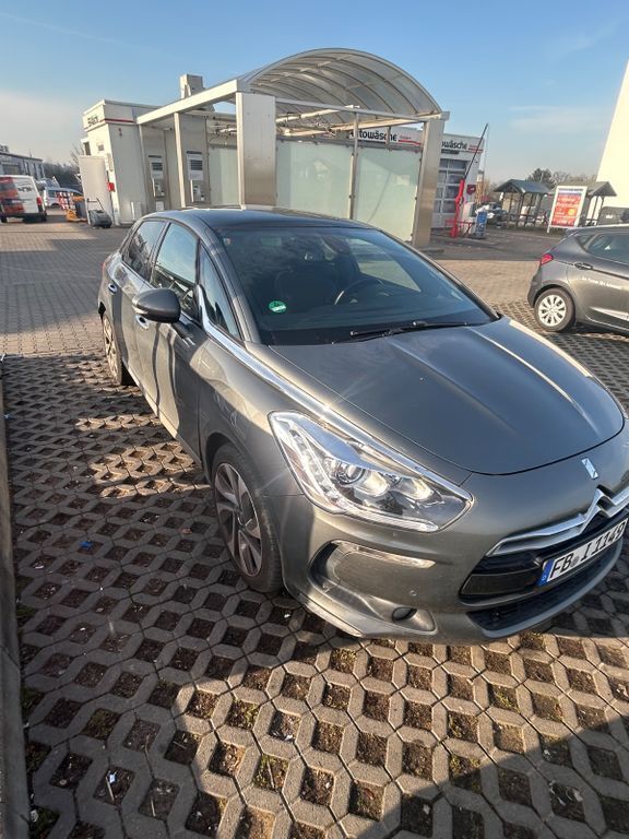 Schwarz Gebraucht 2013 Citroën DS5 Chic Kleinwagen | 6.500 € (Guter Preis) - Bild 1/4