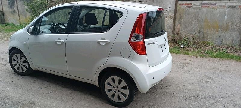 Gebraucht Suzuki Splash 85 PS (62 kW) 2009 Weiß Kleinwagen