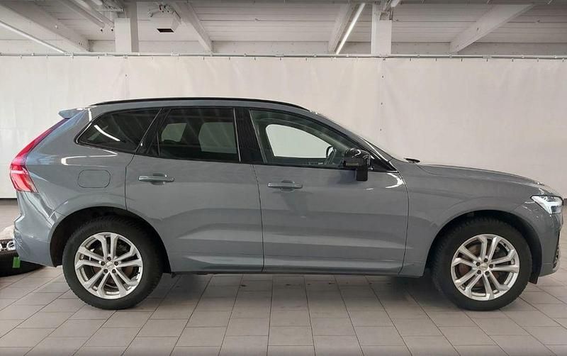Gebraucht Volvo XC60 Plus 197 PS (144 kW) 2023 Grau SUV