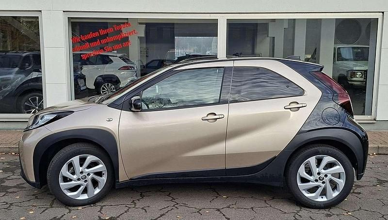 Ginger beige Gebraucht 2023 Toyota Aygo X Pulse SUV | 17.450 € (Etwas zu teuer) - Bild 1/4