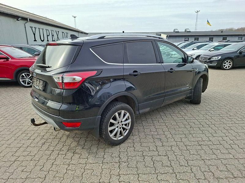 Gebraucht Ford Kuga Titanium 179 PS (131 kW) 2017 Schwarz SUV