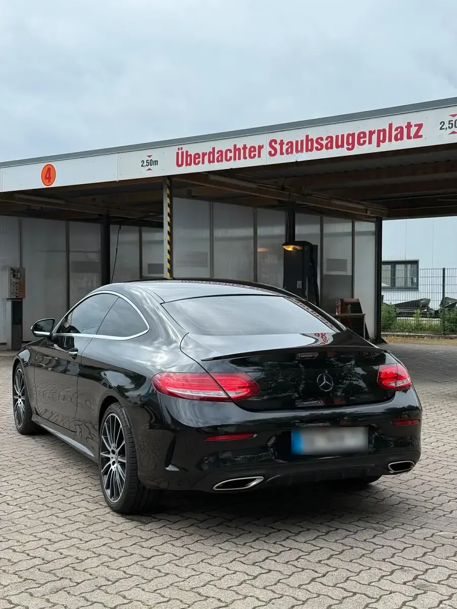 Gebraucht Mercedes C180 156 PS (114 kW) 2016 Schwarz Coupé