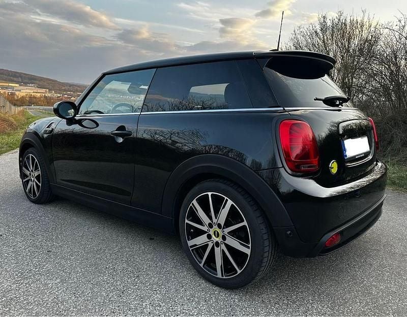 Second-hand Mini Cooper 135 kW (184 CP) 2021 Negru Hatchback