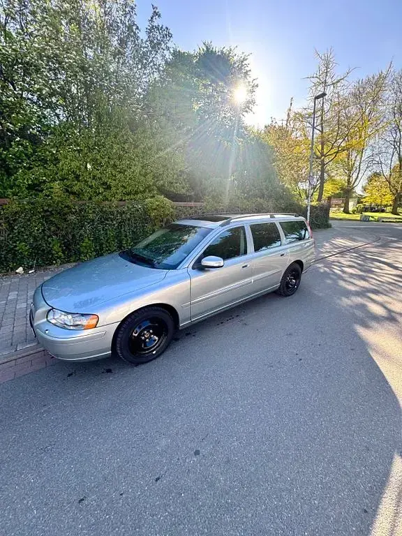 Second-hand Volvo V70 163 CP (119 kW) 2007 Argintiu Break