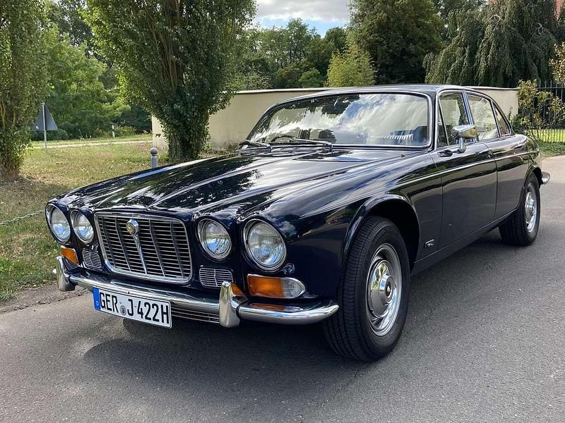 Blau Gebraucht 1970 Jaguar XJ6 Limousine | 28.500 € - Bild 1/4