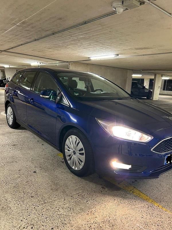 Gebraucht Ford Focus Business Edition 125 PS (91 kW) 2018 Blau Kombi