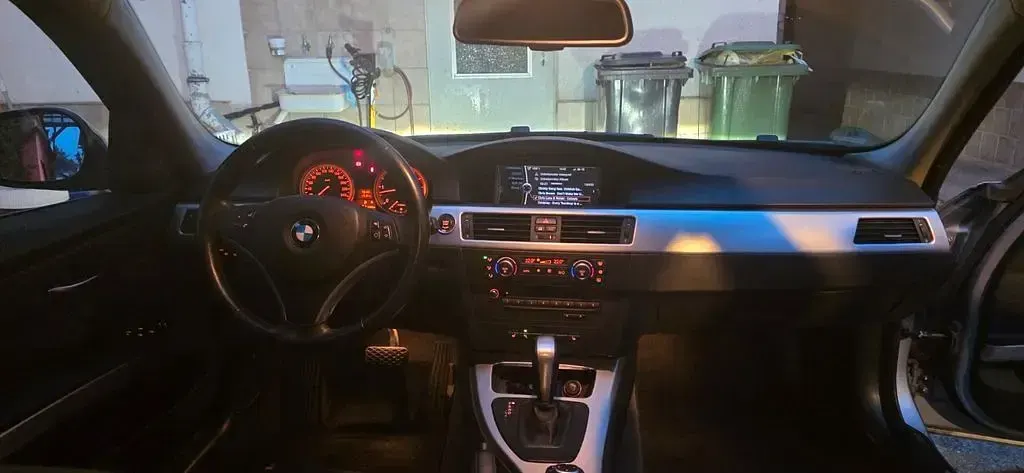 Käytetty BMW 330 245 HP (180 kW) 2009 Sininen Sedan