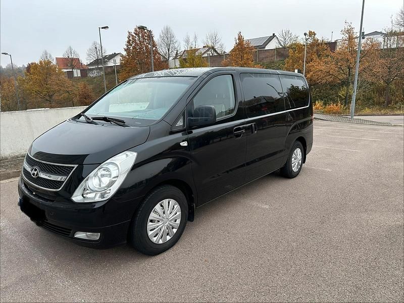 Schwarz Gebraucht 2011 Hyundai H-1 Van | 13.999 € - Bild 1/4