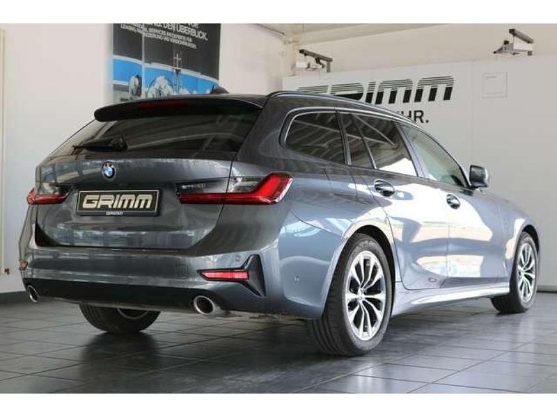 Gebraucht BMW 320 184 PS (135 kW) 2022 Mineralgrau metallic Kombi