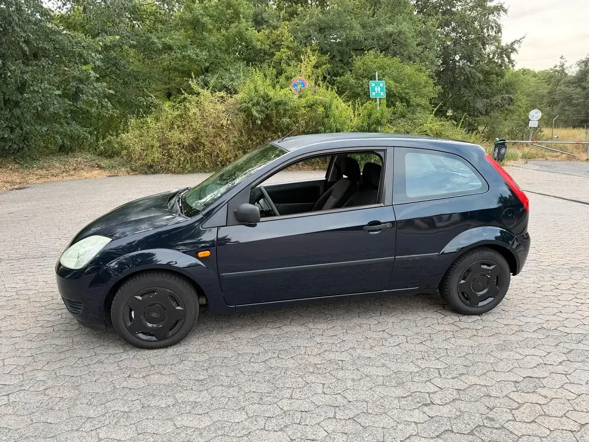 Gebraucht Ford Fiesta 60 PS (44 kW) 2005 Blau Kleinwagen