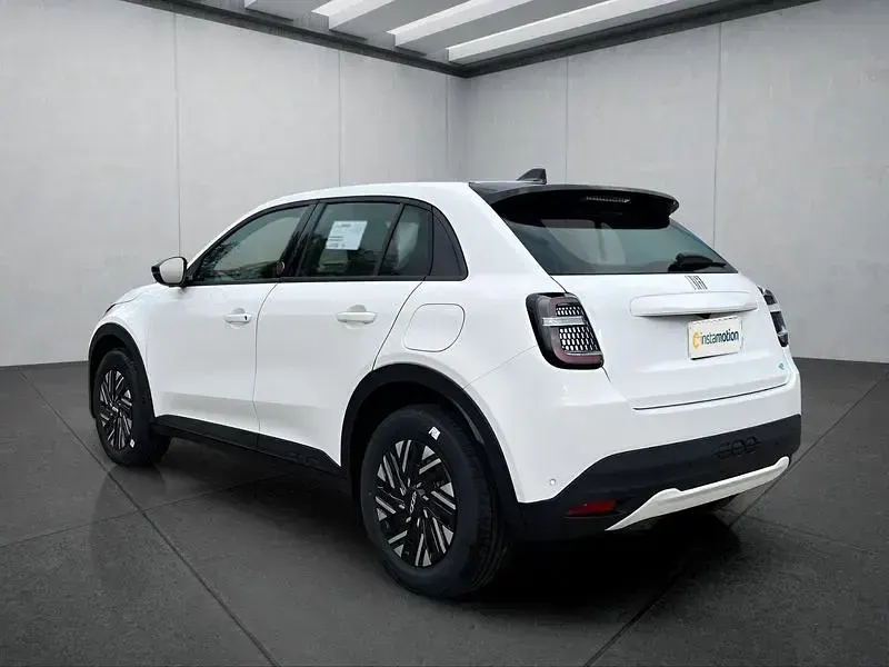 Neu Fiat 600E 114 kW (155 PS) 2025 Weiß SUV