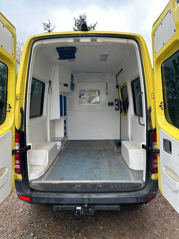 Używany Mercedes Sprinter 150 KM (110 kW) 2007 Żółty