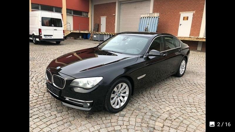 Schwarz Gebraucht 2013 BMW 740 Sport Line Limousine | 11.000 € (Fairer Preis) - Bild 1/4
