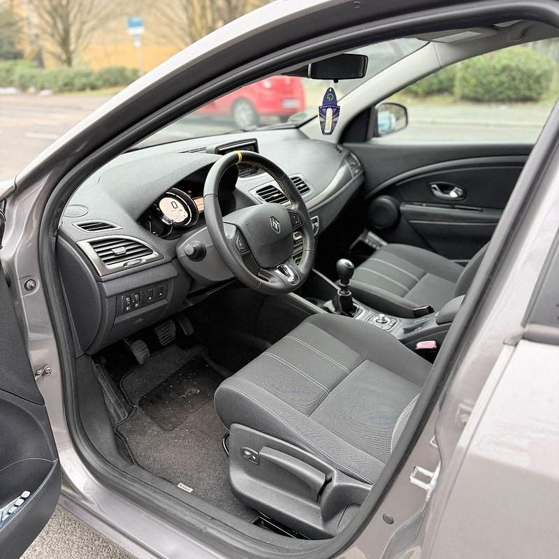 Gebraucht Renault Mégane GrandTour Dynamique 110 PS (80 kW) 2013 Grau Kombi