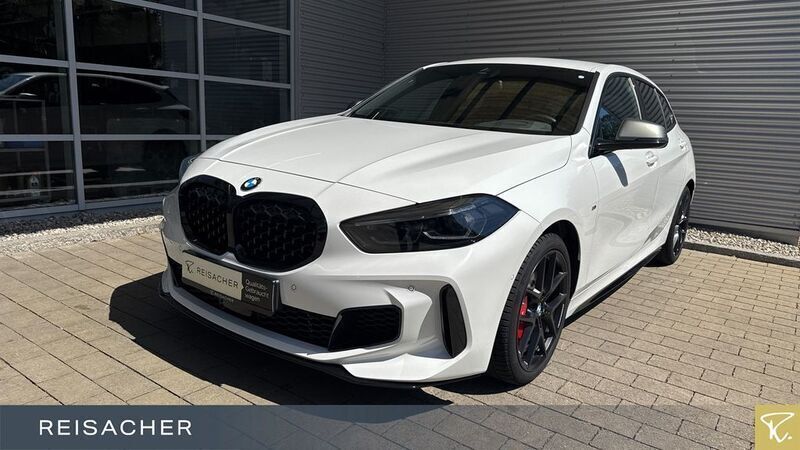 Alpinweiß uni Gebraucht 2024 BMW M135 Comfort Edition Kleinwagen | 41.990 € (Etwas zu teuer) - Bild 1/4