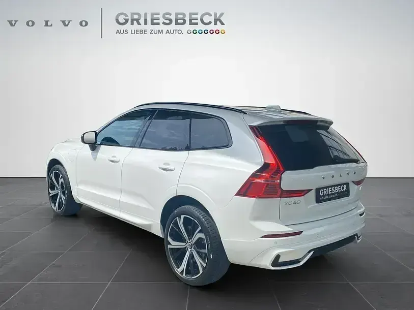 Gebraucht Volvo XC60 R-Design 455 PS (334 kW) 2023 Crystal white / metallic SUV