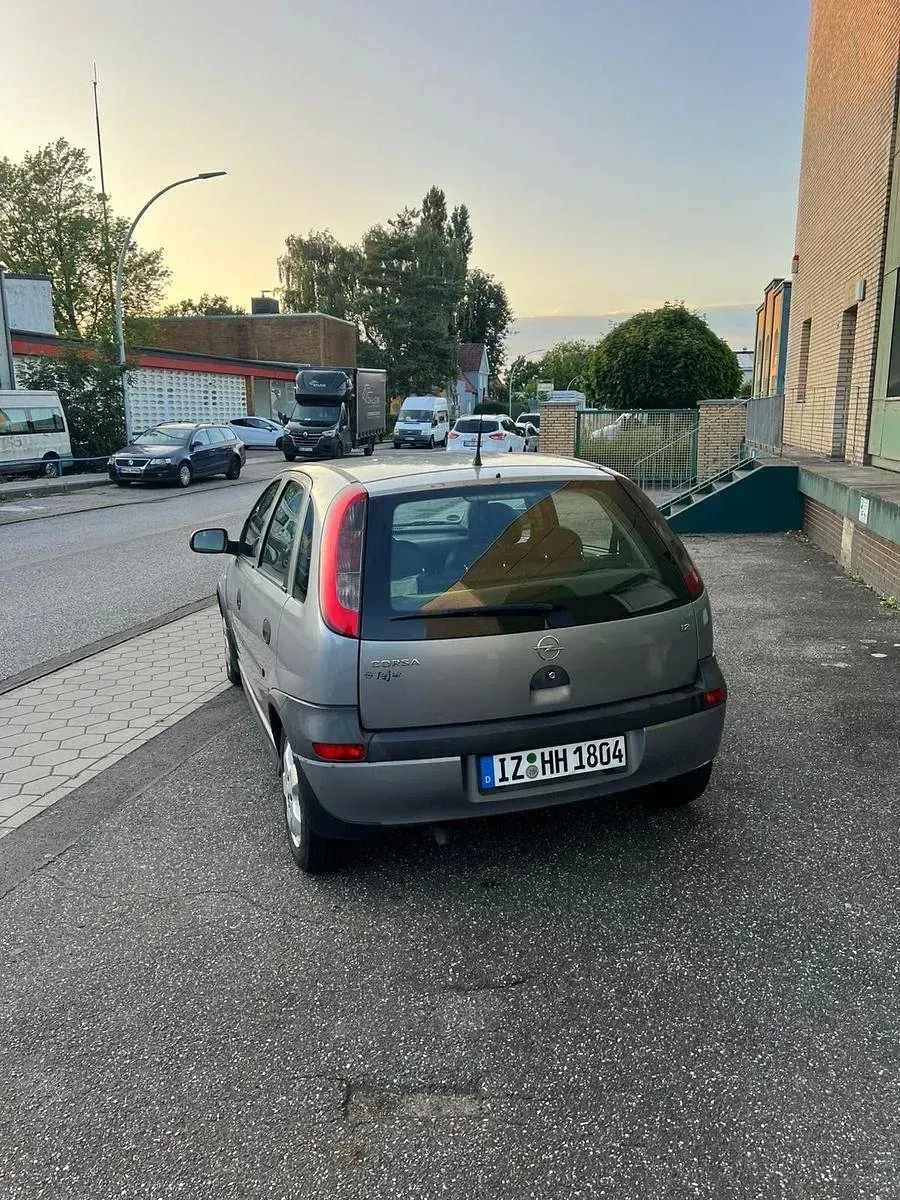 Używany Opel Corsa Njoy 75 KM (55 kW) 2003 Srebrny Hatchback
