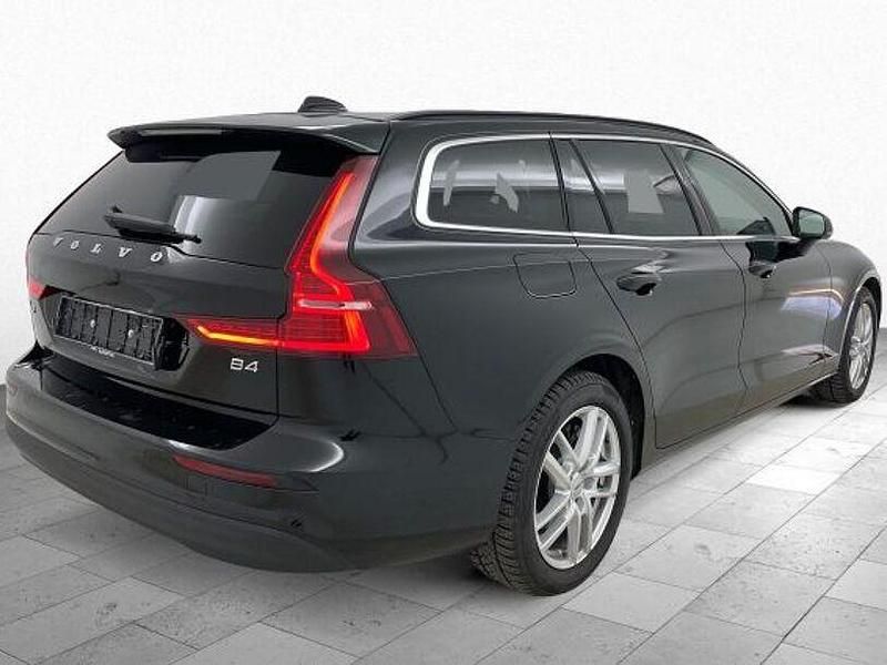 Gebraucht Volvo V60 Core 197 PS (144 kW) 2023 Schwarz Kombi