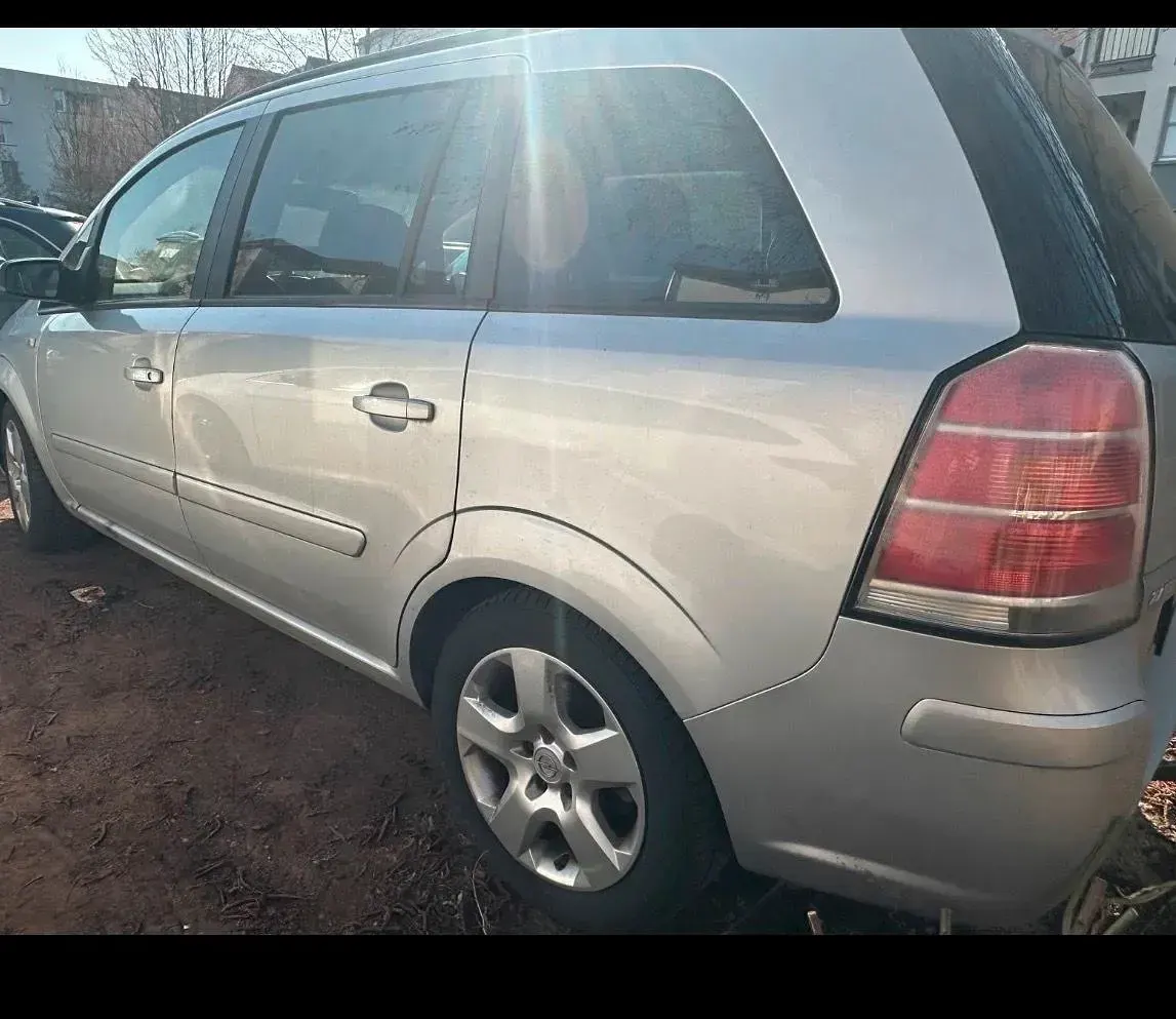 Gebraucht Opel Zafira 140 PS (102 kW) 2007 Silber Van / Kleinbus
