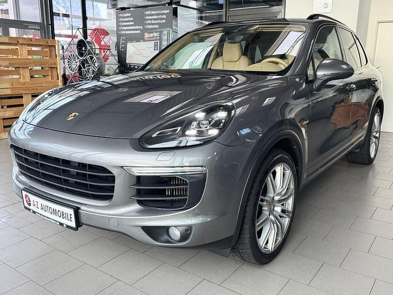 Grau Gebraucht 2015 Porsche Cayenne SUV | 31.990 € (Fairer Preis) - Bild 1/4