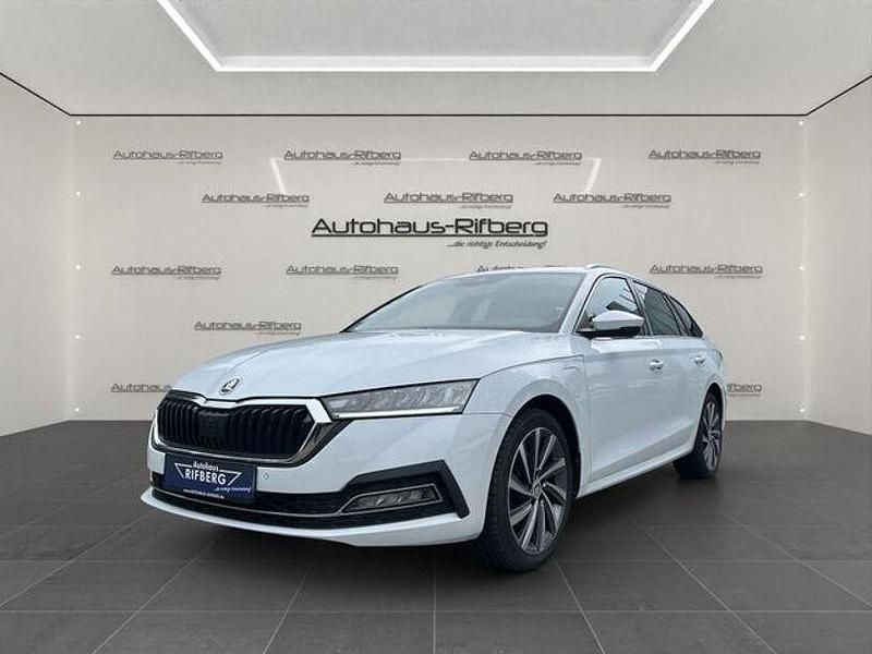 Moonweiss metallic Gebraucht 2021 Skoda Octavia Style Kombi | 17.890 € (Fairer Preis) - Bild 1/4