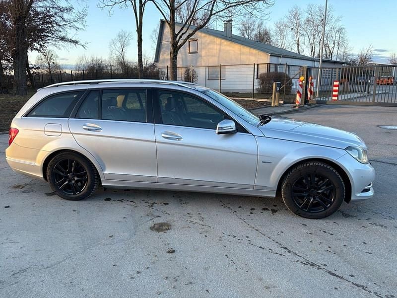Gebraucht Mercedes C250 Avantgarde 204 PS (150 kW) 2012 Silber Kombi