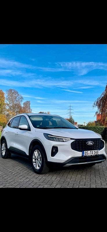 Weiß Gebraucht 2024 Ford Kuga Titanium SUV | 29.999 € (Superpreis) - Bild 1/4