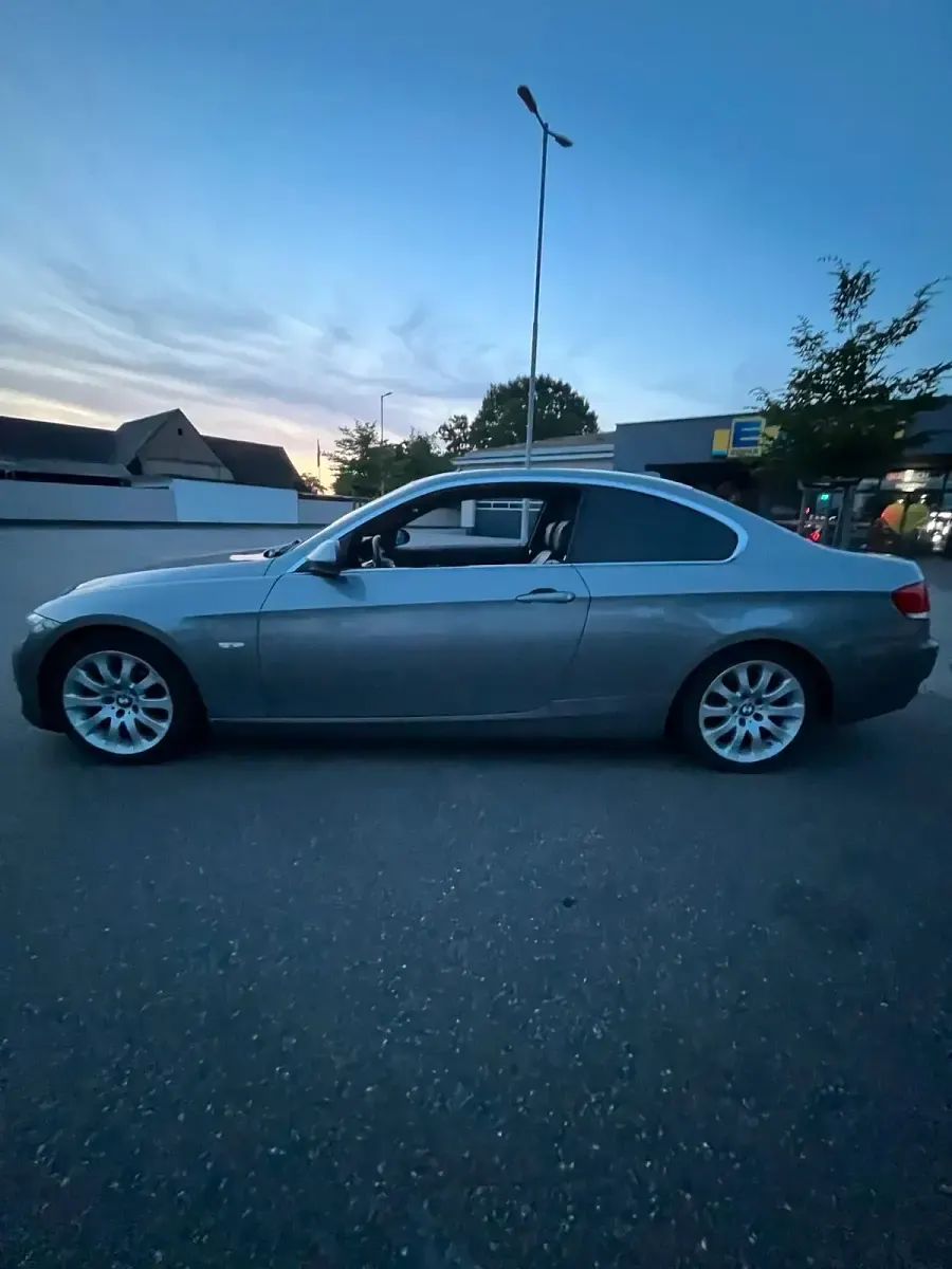 Gebraucht BMW 325 Basis 218 PS (160 kW) 2008 Grau Coupé