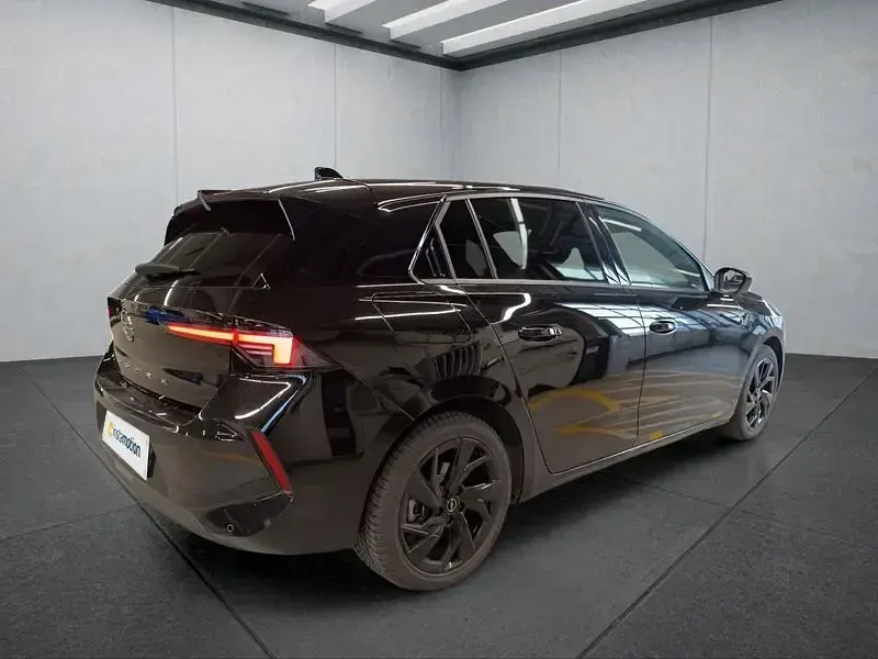 Gebraucht Opel Astra 131 PS (96 kW) 2025 Schwarz Kleinwagen