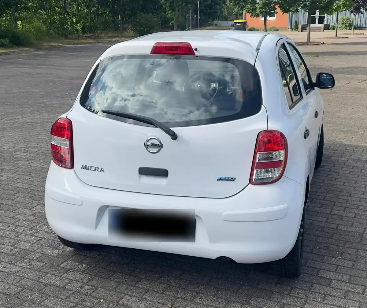 Gebraucht Nissan Micra 59 PS (43 kW) 2013 Weiß Kleinwagen