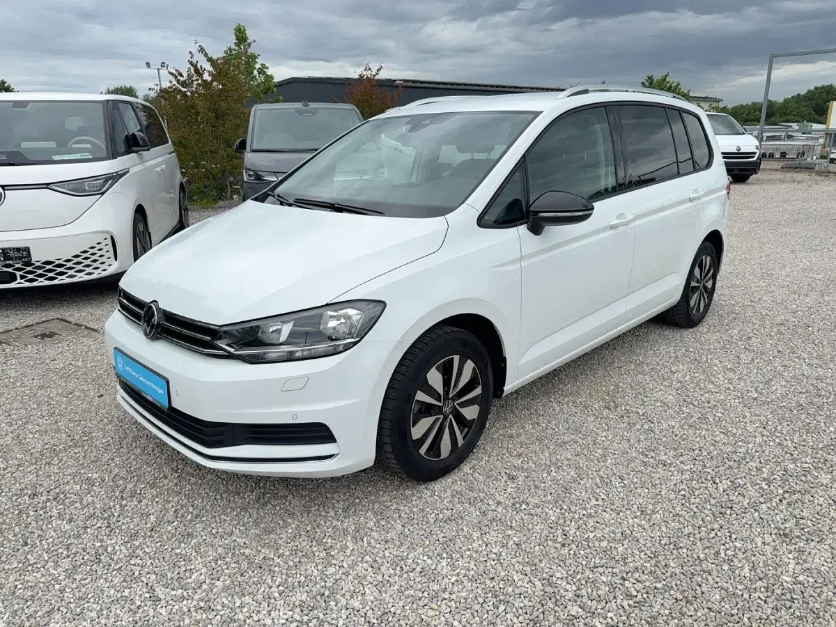 Gebraucht VW Touran Comfortline 150 PS (110 kW) 2025 Pure white Van / Kleinbus