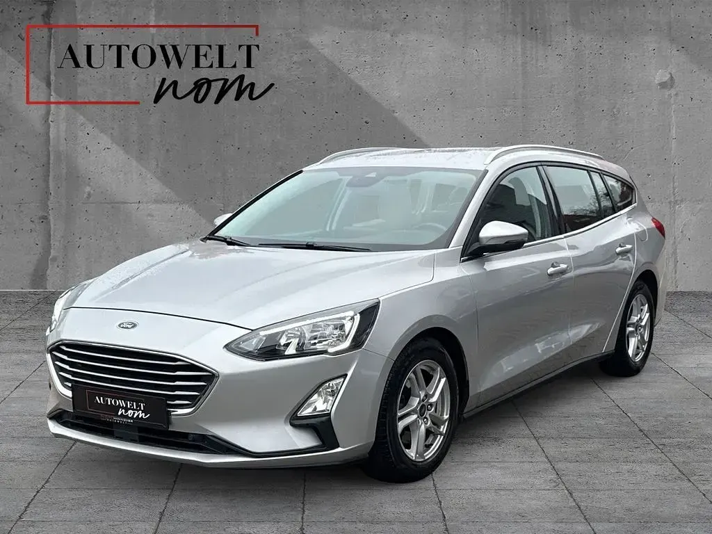 Usado Ford Focus 120 HP (88 kW) 2020 Cinzento Sedan