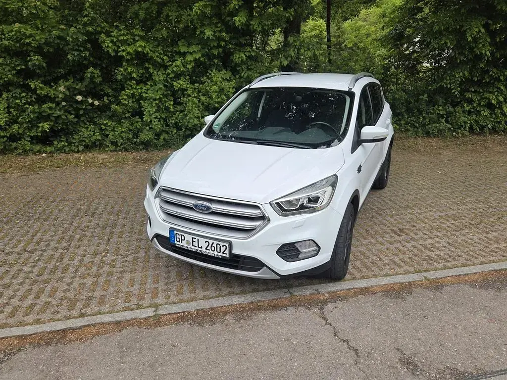 Gebraucht Ford Kuga Cool & Connect 150 PS (110 kW) 2018 Weiß SUV