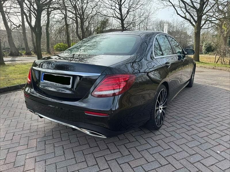 Gebraucht Mercedes E200 Business 184 PS (135 kW) 2016 Schwarz Limousine