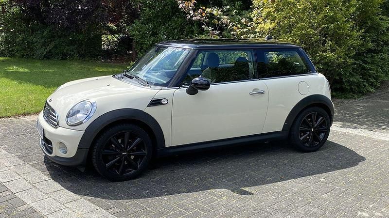 Weiß Gebraucht 2012 Mini Cooper Chili Kleinwagen | 6.950 € (Fairer Preis) - Bild 1/4