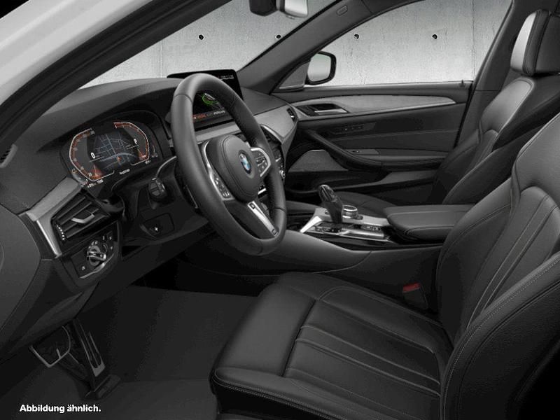 Gebraucht BMW 540 Efficient Dynamics 340 PS (250 kW) 2023 Alpinweiss iii Kombi