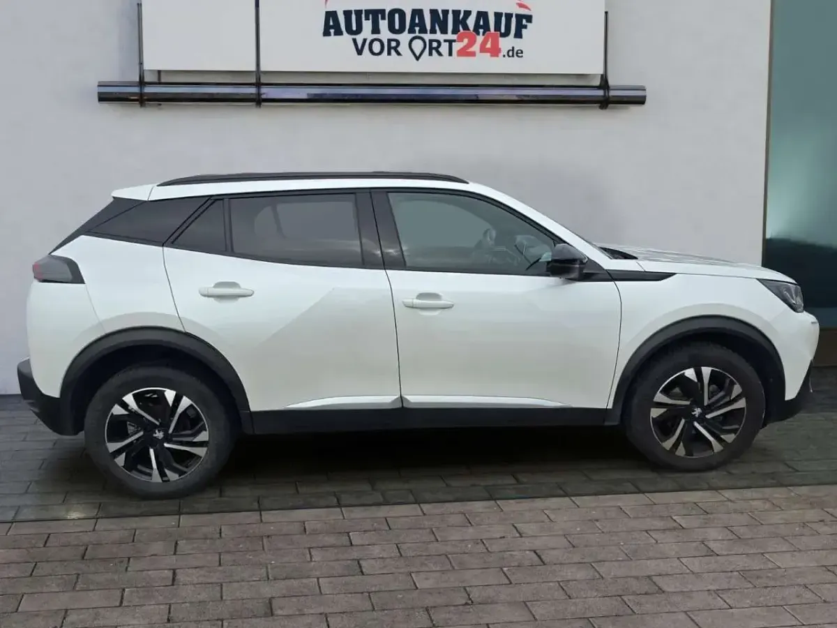 Gebraucht Peugeot 2008 Allure 131 PS (96 kW) 2023 Weiß SUV