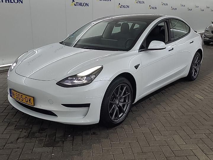 Weiß Gebraucht 2021 Tesla Model 3 Standard Range Limousine | 22.400 € (Fairer Preis) - Bild 1/4