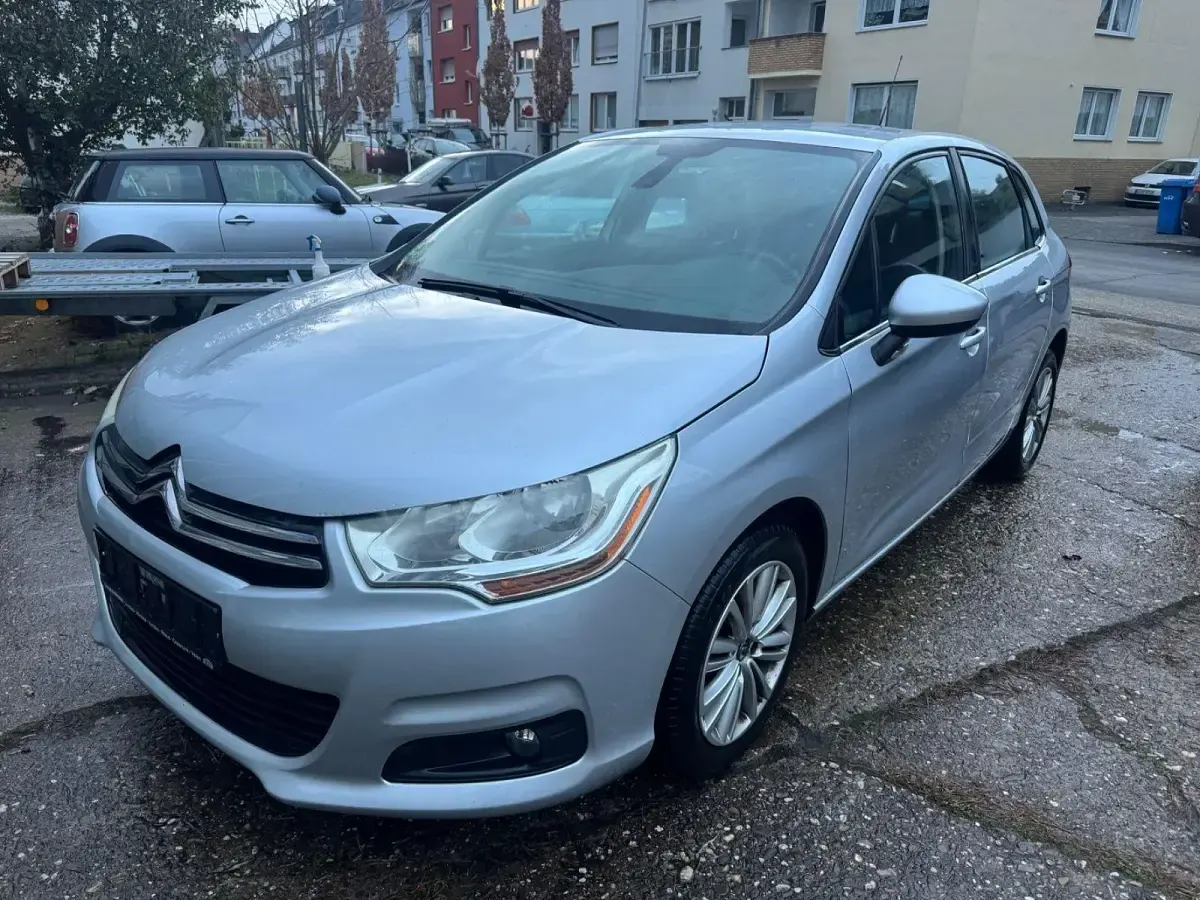 Używany Citroën C4 114 KM (83 kW) 2014 Srebrny Sedan/Limuzyna