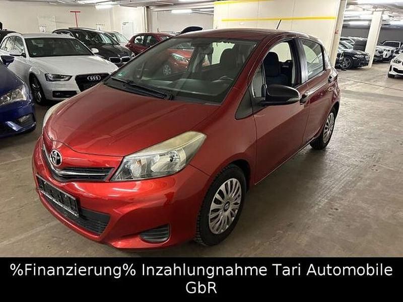 Gebraucht Toyota Yaris 69 PS (50 kW) 2012 Rot Kleinwagen