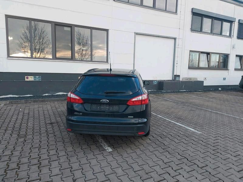 Gebraucht Ford Focus 125 PS (91 kW) 2013 Schwarz Kombi