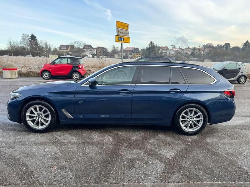 Gebraucht BMW 520 Performance 190 PS (139 kW) 2021 Blau Limousine
