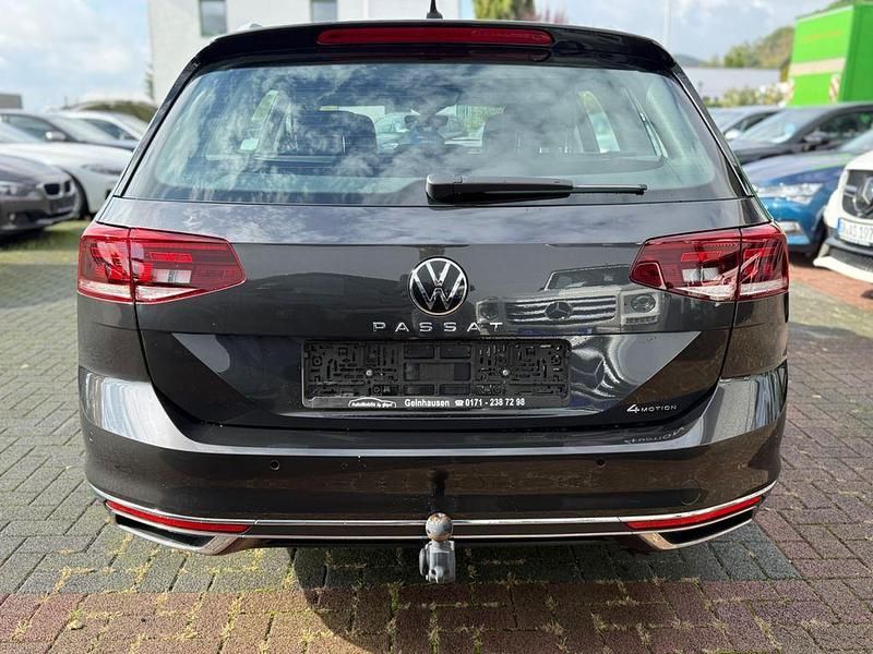 Gebraucht VW Passat Elegance 200 PS (147 kW) 2024 Grau Kombi