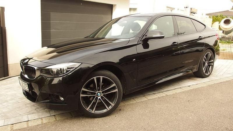 Schwarz Gebraucht 2019 BMW 320 Gran Turismo Shadowline Limousine | 22.699 € (Fairer Preis) - Bild 1/4
