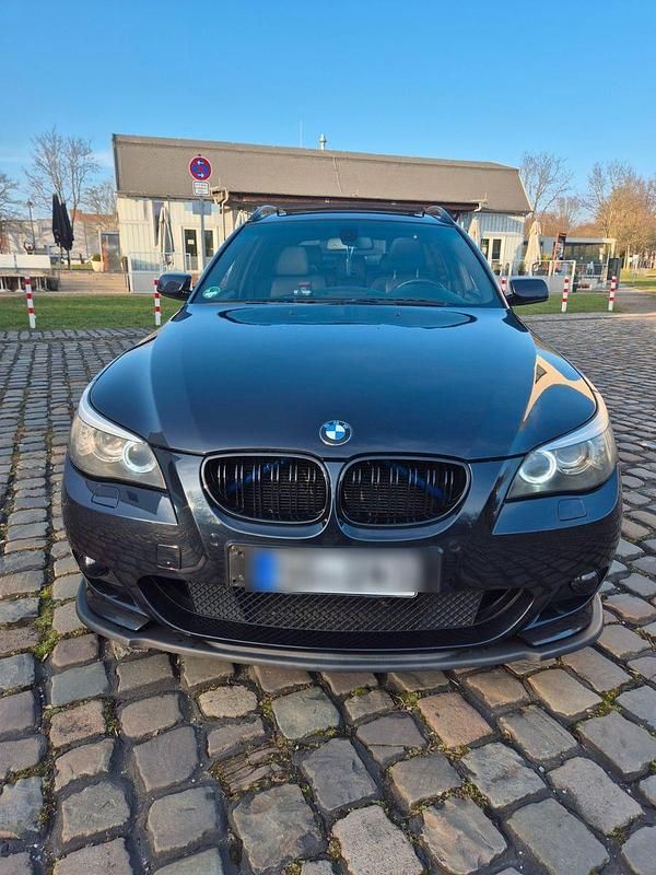 Gebraucht BMW 525 M Sport 218 PS (160 kW) 2007 Schwarz Kombi