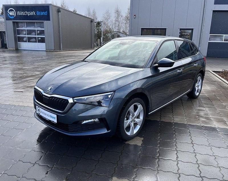 Gebraucht Skoda Scala Style 150 PS (110 kW) 2020 Grau Kleinwagen