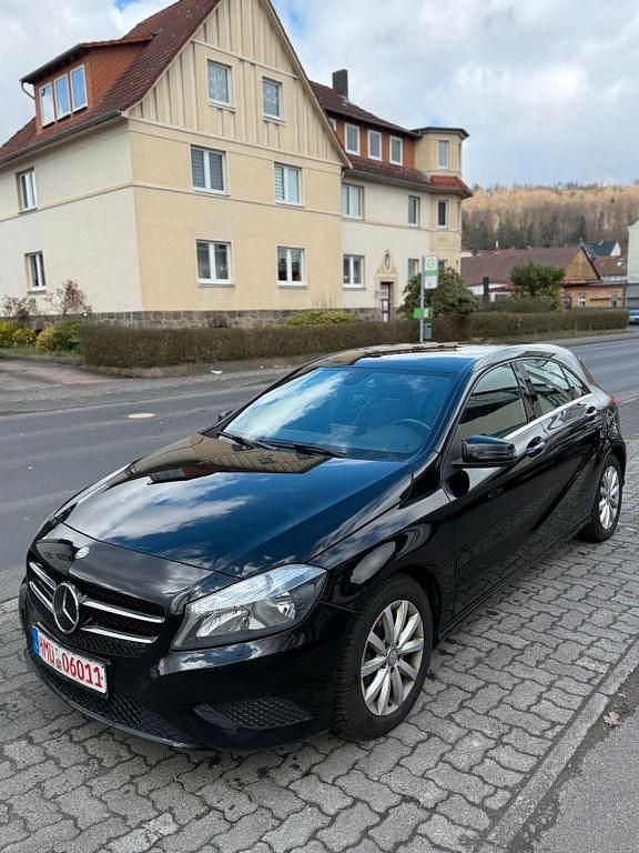 Gebraucht Mercedes A180 122 PS (89 kW) 2014 Limousine