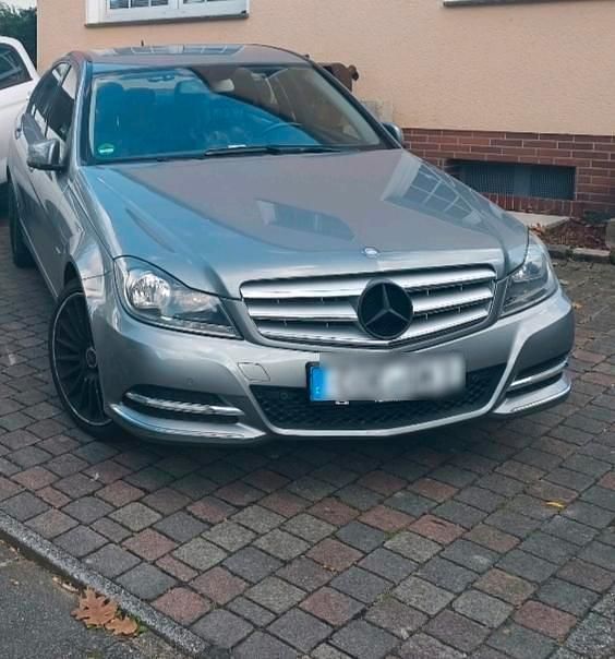 Silber Gebraucht 2011 Mercedes C250 Avantgarde Limousine | 9.650 € (Guter Preis) - Bild 1/4