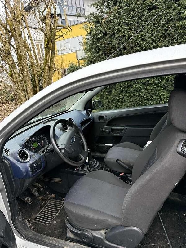 Gebraucht Ford Fiesta Ambiente 60 PS (44 kW) 2006 Kleinwagen